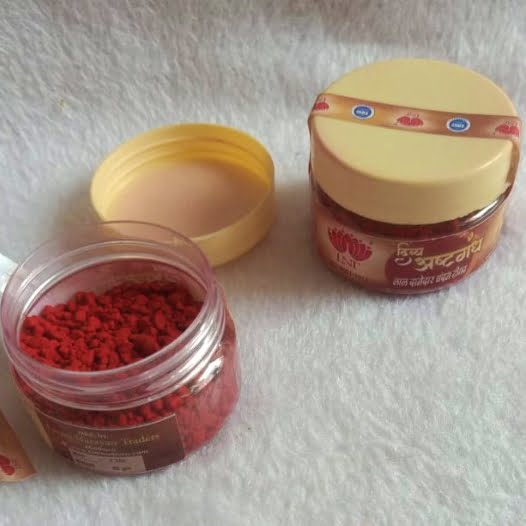 Red chandan/sandalwood powder danedar for pooja